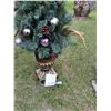 Image 3 : Christmas Tree Outdoor Decor (3ft) 