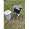 Image 1 : (2) Extra Large Pots and Propane Burner w/ Hose