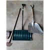 Image 3 : (4) Shovels, Edger, Snow, Grain