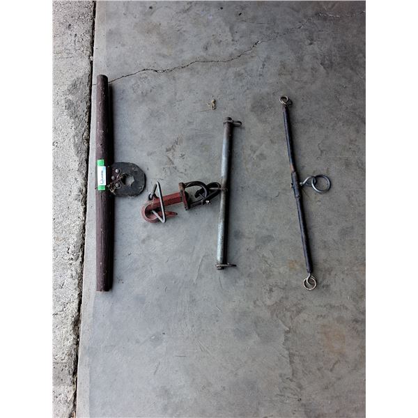 (2) Neck Yokes & (1) Single evener w/ logging hook