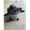 Image 2 : Shop Vaccum - Wet/Dry Vac - 2 Gallon - Powers On
