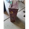 Image 5 : (2) Steamer Trunks - 28" x 16" x 8"