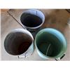 Image 2 : (3) Garbage Cans w/Lids: (2) Plastic (1) Metal
