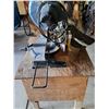 Image 4 : Mastercraft Compound Mitre Saw - 10" w/ Wooden Stand - Works, Powers On