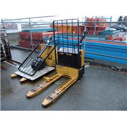 CATERPILLAR NPP40 PALLET JACK