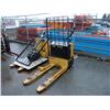 Image 1 : CATERPILLAR NPP40 PALLET JACK