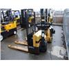 Image 2 : CATERPILLAR NPP40 PALLET JACK