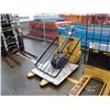 Image 1 : CATERPILLAR NPP40 PALLET JACK