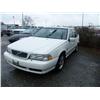 Image 1 : 1999 VOLVO S-70 4 DR WHITE G
