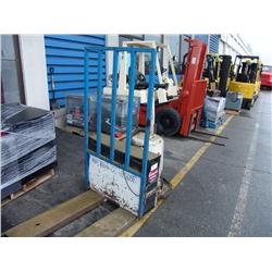 GIANT PALLET JACK GREY