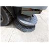 Image 8 : (10200771) 2019 Tennant Model S30 Ride-On Sweeper  (Works - See Video)