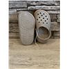 Image 2 : Water Clog Shoes - Toddler Size 7 - Grey - Brand New