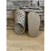Image 2 : Water Clog Shoes - Toddler Size 8.5 - Grey - Brand New