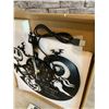 Image 4 : Nightmare Before Christmas Vinyl Clock Light Up