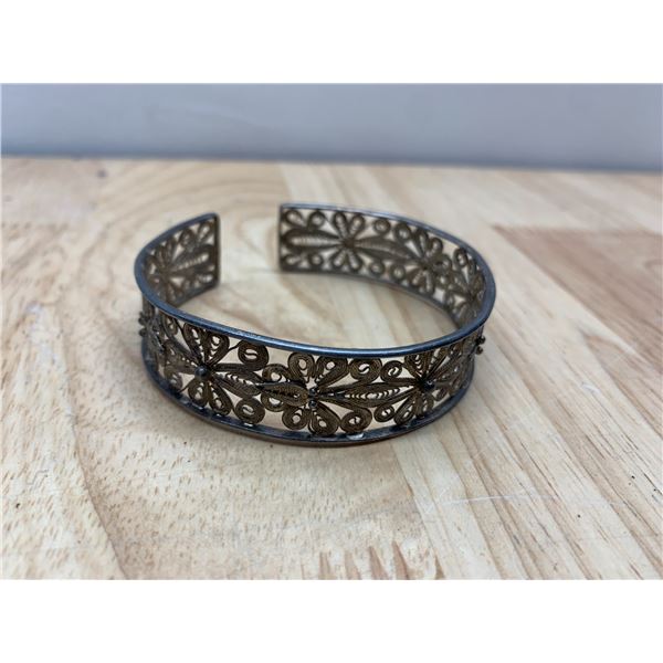 Vintage Filigree Cuff Bracelet - Metal Unknown - 16.1gr