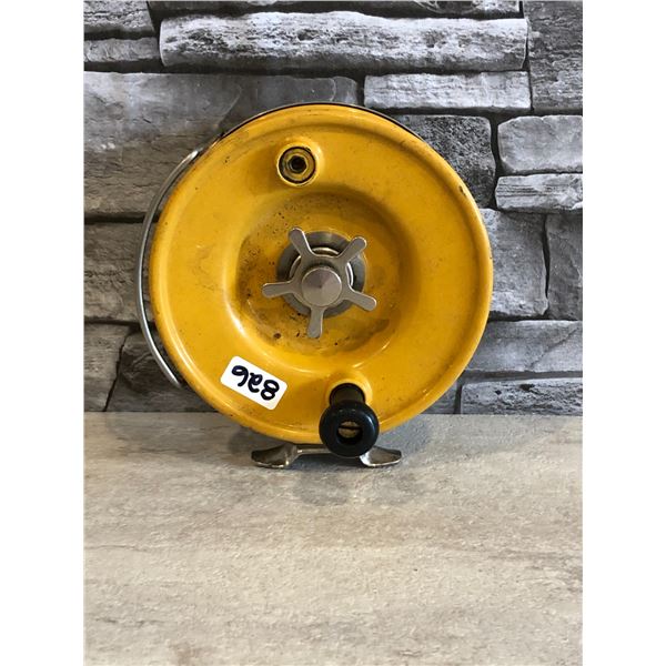 Vintage Alvey 5" Salmon Fishing Reel - Model #: 520 A52 - Missing 1 knob