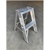Image 1 : Small Aluminum Step Ladder 22 inches