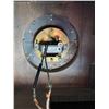 Image 8 : Fantastic Vintage Sessions Umbrella Clock