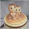 Image 3 : Vintage Roseville No. 386 Tiger Top Cookie Jar