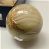 Image 2 : Yellow Onyx With Inclusion Lines Sphere