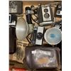 Image 3 : Assorted Vintage Cameras & Flashes