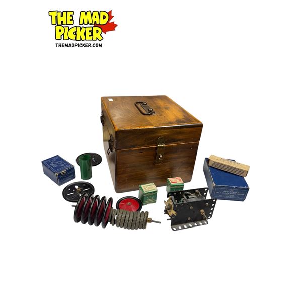 Vintage Everyaan Radiophone Receiver Box With Assorted Meccano Pieces
