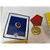 Image 3 : Assorted Vintage Military Pins & Patches