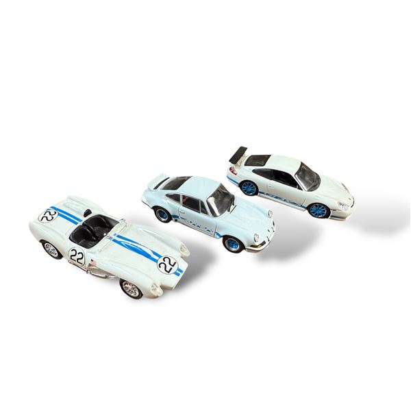 3x Collectible 1:43 Scale Cars: Porsche 911, Ferarri 250 1 R