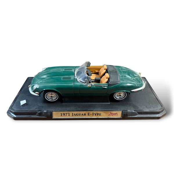 Road Signature 1971 Jaguar E-Type 1:18 Scale Die Cast Car