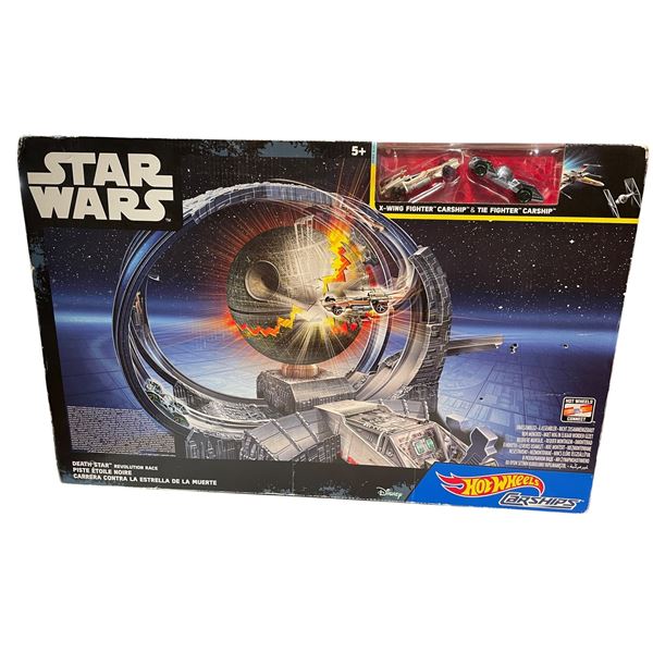 Sealed 2016 Disney Hot Wheels Carships Star Wars Death Star Revolution Race
