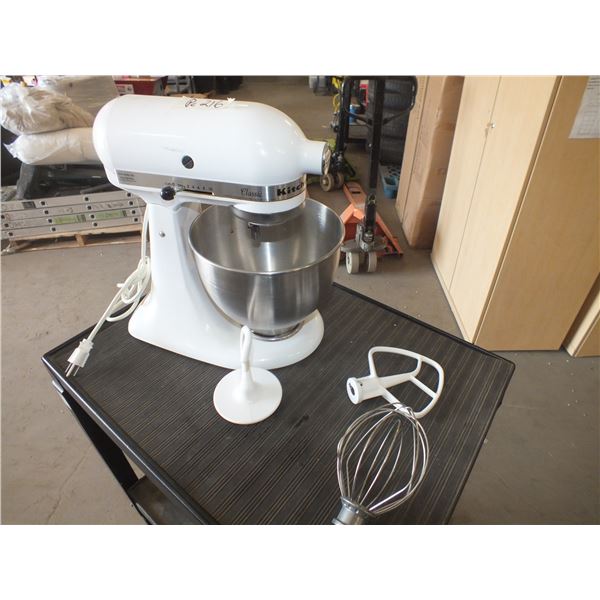 Kitchen Aid 4.5 Quart Mixer w/ Attachment's