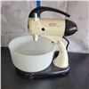 Image 1 : Vintage Sunbeam Mixmaster with Bowl - Works