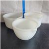 Image 1 : Lot of 3 Mixmaster Small Mixing Bowls