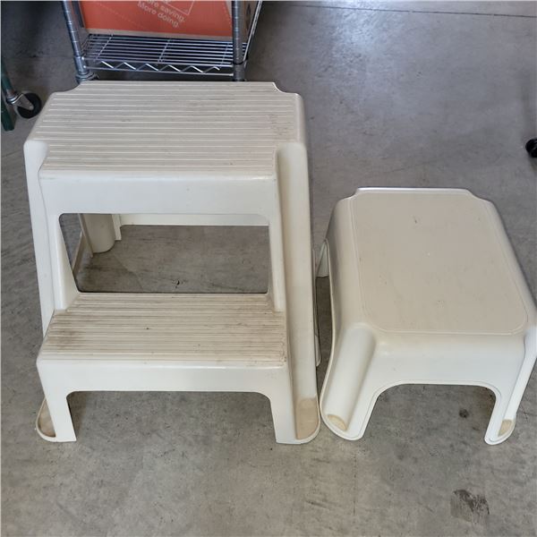 Lot of 2 Rubbermaid Stools - Hard Plastic 2 Step, 1 Step 300lb Rated
