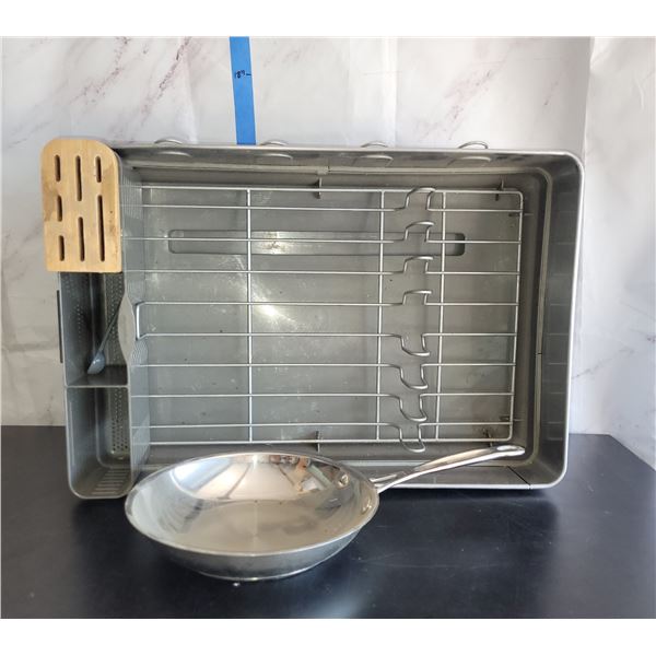 Large Metal Dish Drain Rack with Medium Fry Pan