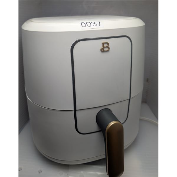 Beautiful 6QT air fryer EK-60X121 (tested working)