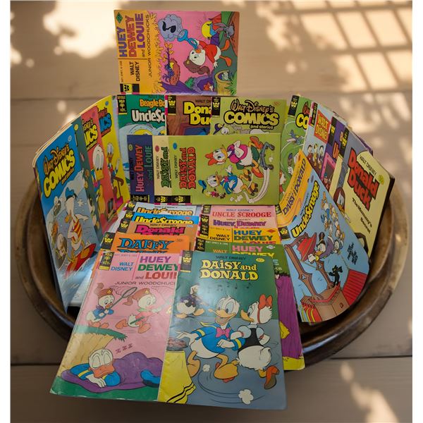 Group of assorted vintage 1980s, '60s Donald Duck, Uncle Scrooge, Huey Dewey & Louie, Daisy & Donald