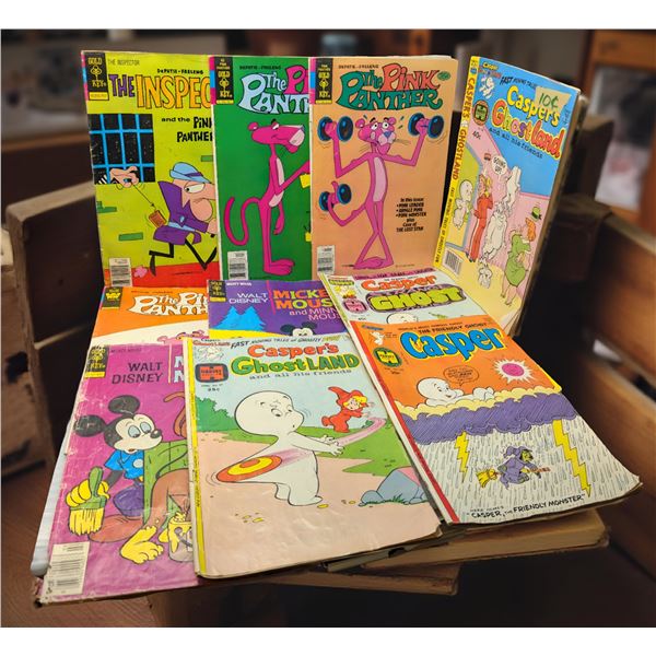 Group of assorted vintage Casper, Mickey Mouse & The Pink Panther comic books (approx. 10 comics)