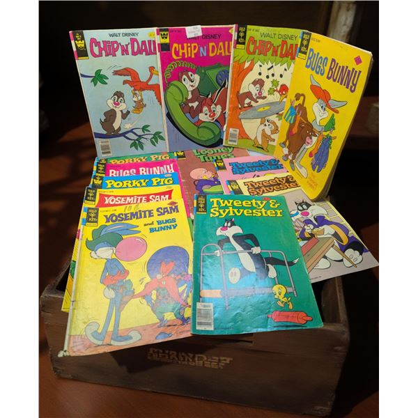 Large group of assorted Bugs Bunny, Porky Pig, Looney Tunes, Tweety & Sylvester, Yosemite Sam comics