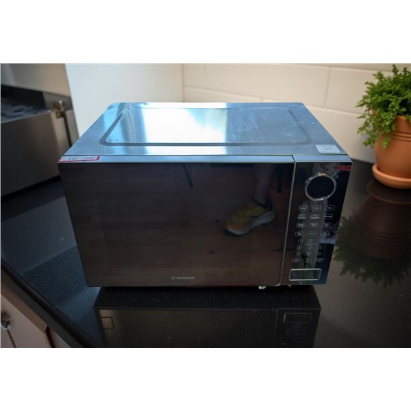 Westinghouse 30L digital microwave oven (tested working) - retail $179.99
