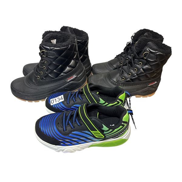 2 pairs of women's winter boots (sizes 6) & pair of heavy lighted kids joggers with memory foam inso