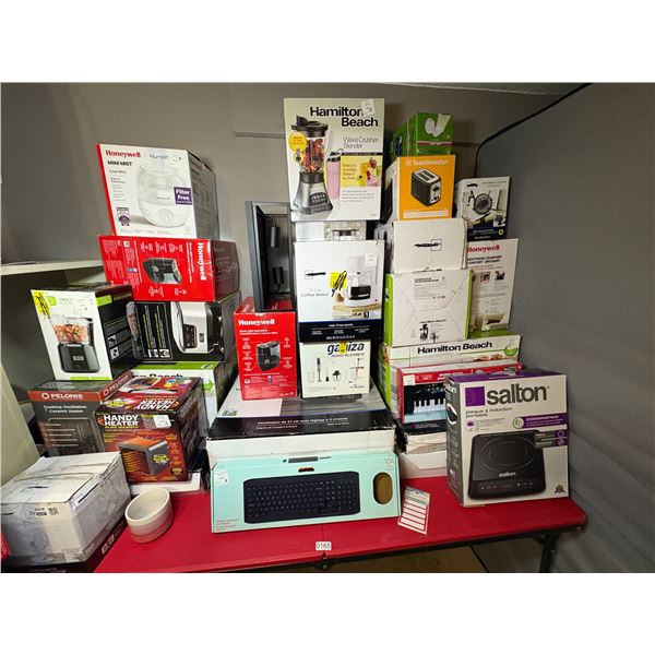 Large group of assorted electronics - Blenders, humidifier, keyboard etc. (MIX OF WORKING, NON-WORKI