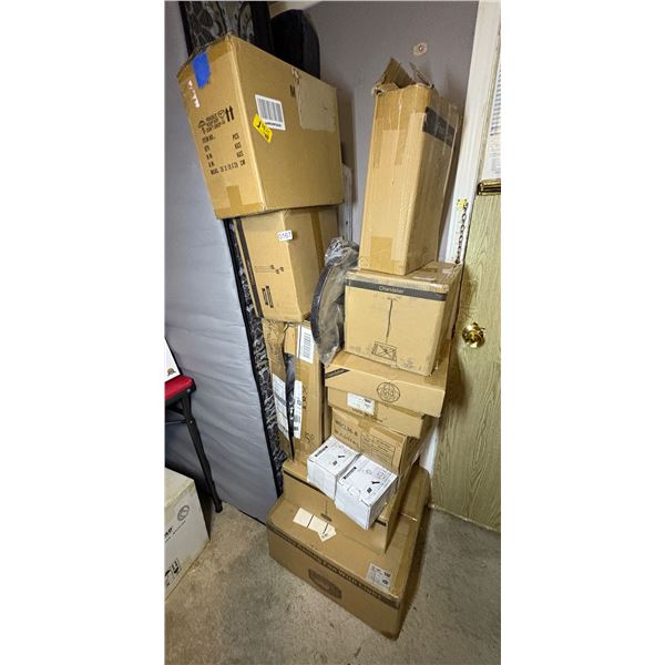 Large group of assorted light fixtures (mostly new) - Chandelier