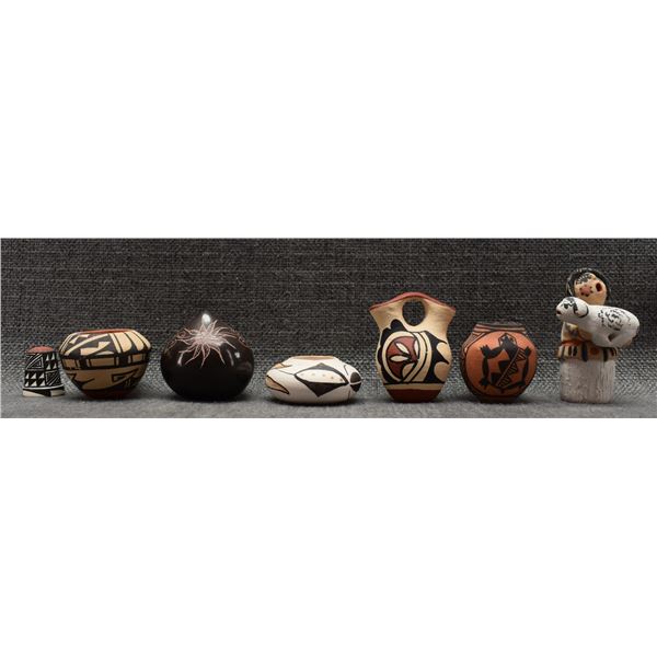 SEVEN MINIATURE PUEBLO POTTERY ITEMS