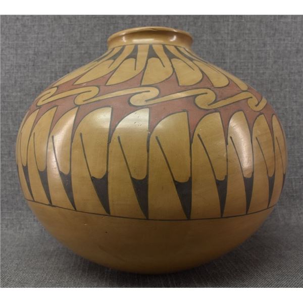 MATA ORTIZ POTTERY OLLA (JERONIMO VILLALPANDO)