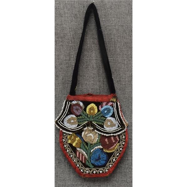 IROQUOIS NATIVE AMERICAN BEADED BAG
