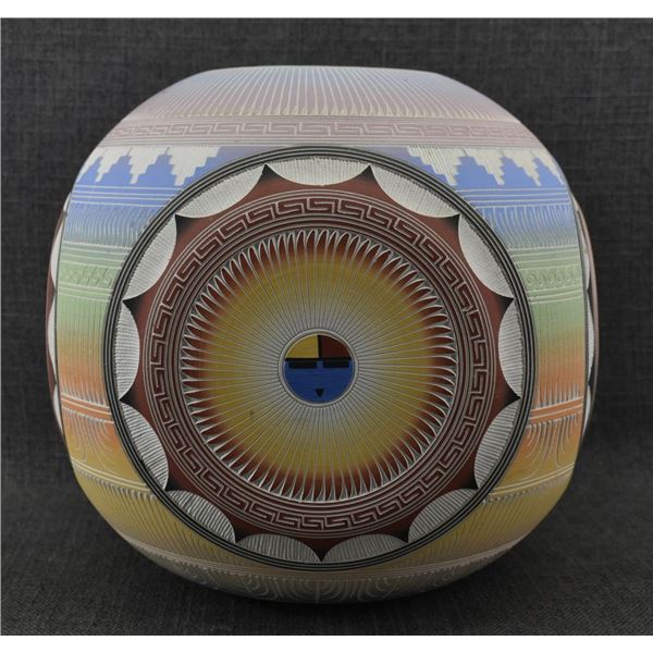 NAVAJO CERAMIC POT (L SMITH)
