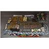 Image 1 : COLLECTION OF PLAINS BEADED ITEMS