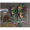 Image 9 : COLLECTION OF PLAINS BEADED ITEMS