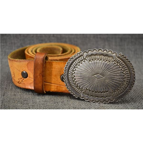 NAVAJO BUCKLE (SIGNED)